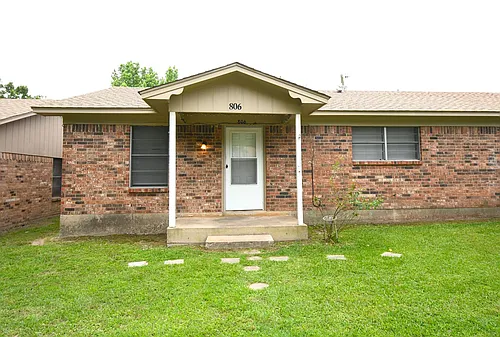 806 Fleetwood St Photo 1