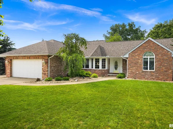 905 Highland Ct, Metamora, IL 61548