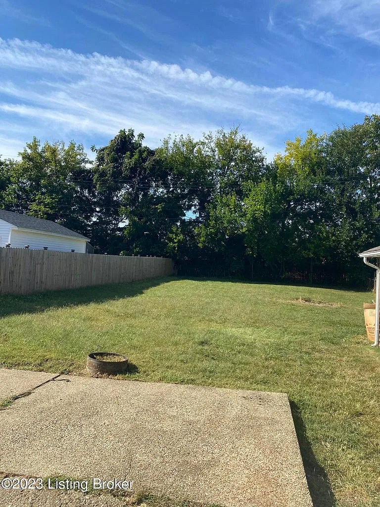 2 bed, 800 sqft, $1,600 — Photo 3