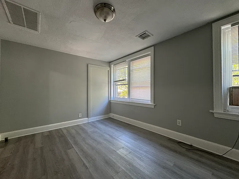 213 Ferry St #1A — Photo 2