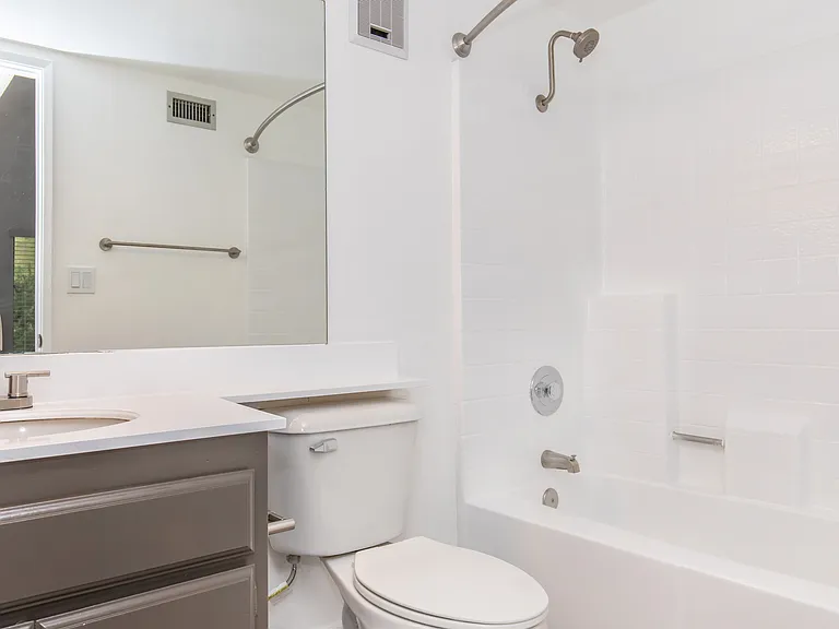 Plan D, 3BR,2BA, Guest Bathroom
