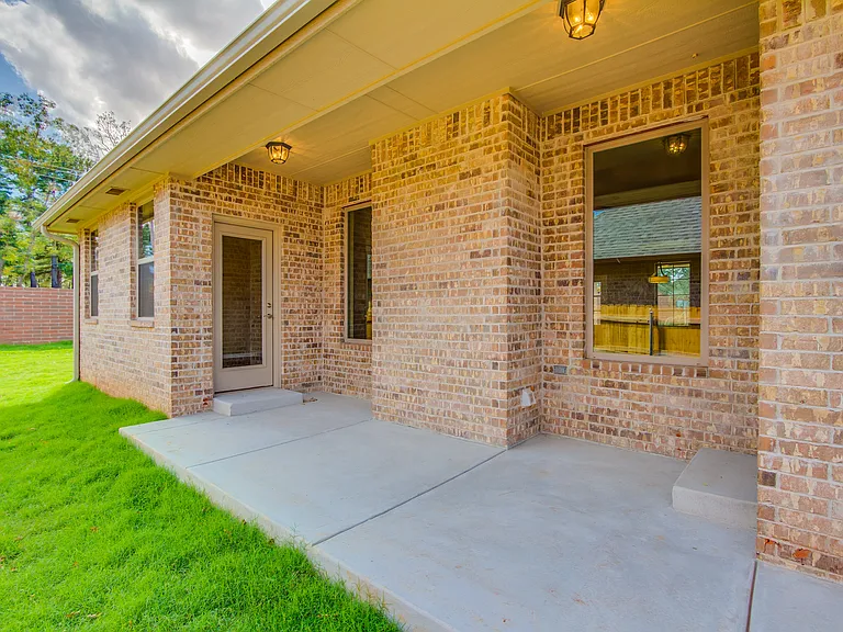 2700 Tranquilo Ln — Photo 34