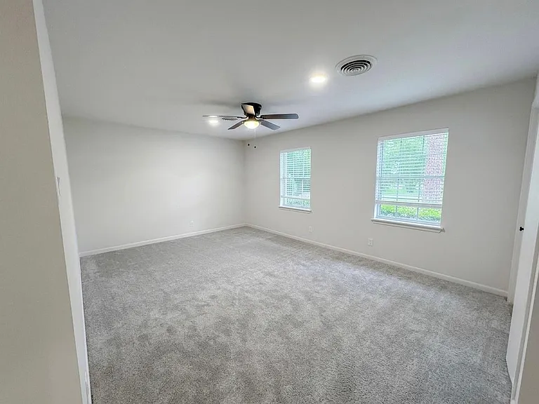 365 Piney Point Rd — Photo 14