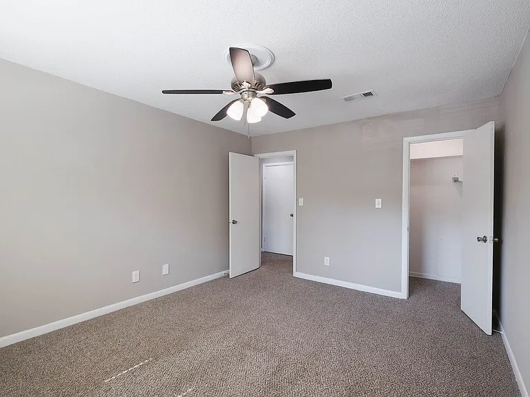 Hampton Hall | Comfort, Convenience, & Community All In One — Photo 396