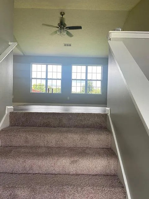 4 bed, 1800 sqft, $2,100 — Photo 2