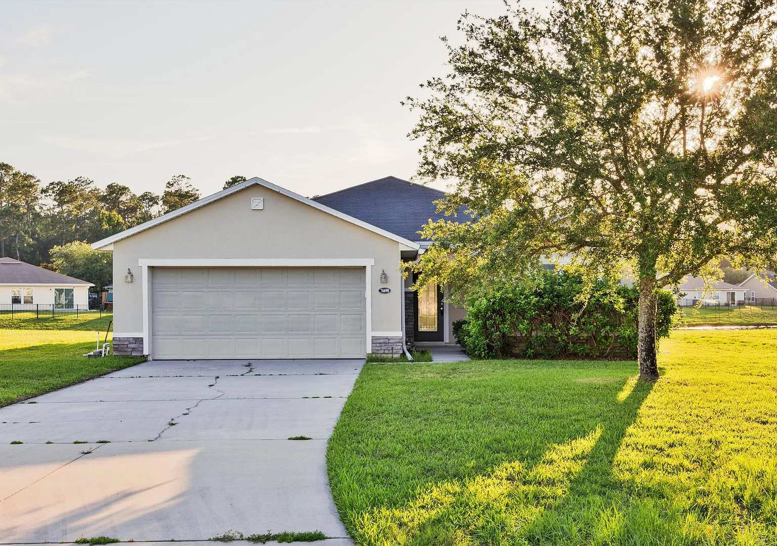 Recently Updated 4BR/2BA Yulee Home — Photo 1