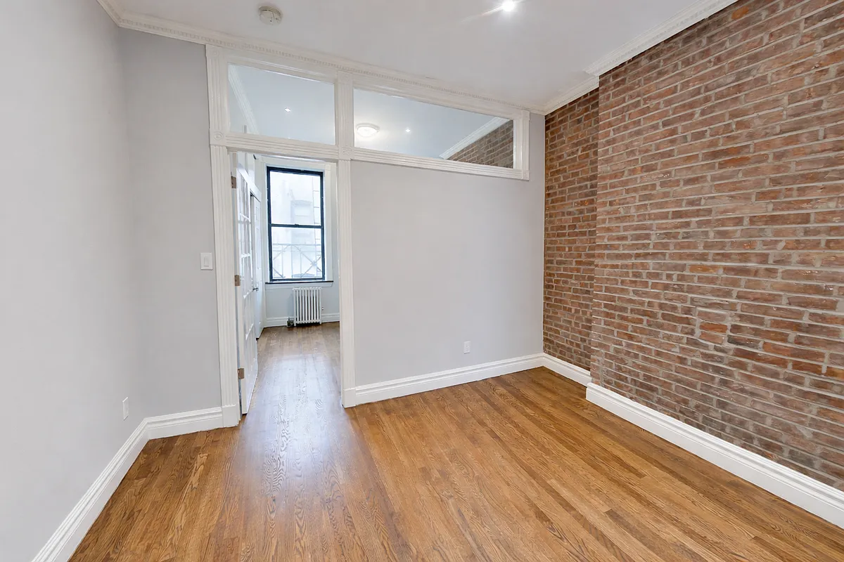 Building Photo - 246 Mott St #23