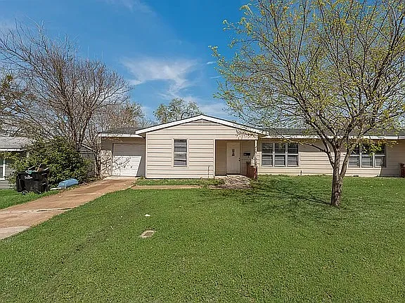 165 Eisenhower Blvd