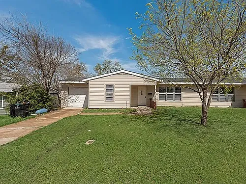 165 Eisenhower Blvd Photo 1