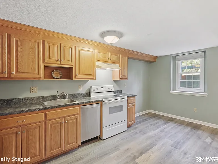22 Main Street Ext #A6 — Photo 6