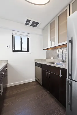Rented by Greystar | media 4