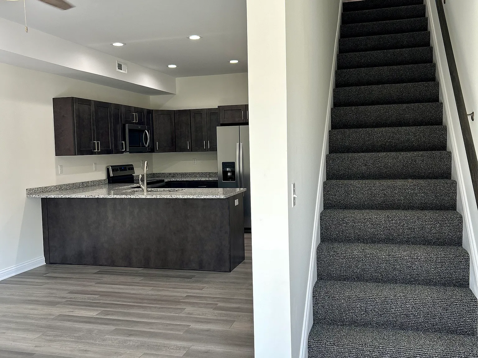 2 bed, 1.5 bath, 1100 sqft, $1,200 — Photo 4