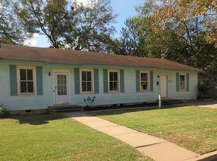 205 W Post Office St, Weimar, TX 78962