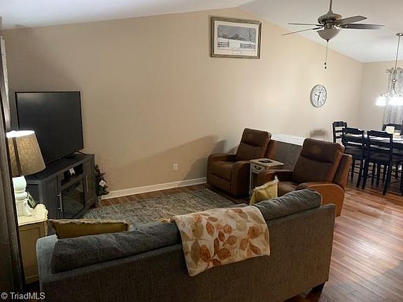 3rd image of 125 Lemons St