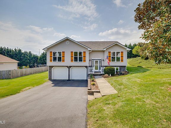 3rd image of 1009 Zack Ct