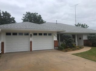 2414 Indian Dr, Enid, OK 73703