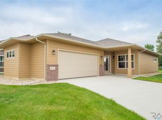 5112 E Villa Ridge St, Sioux Falls, SD 57110