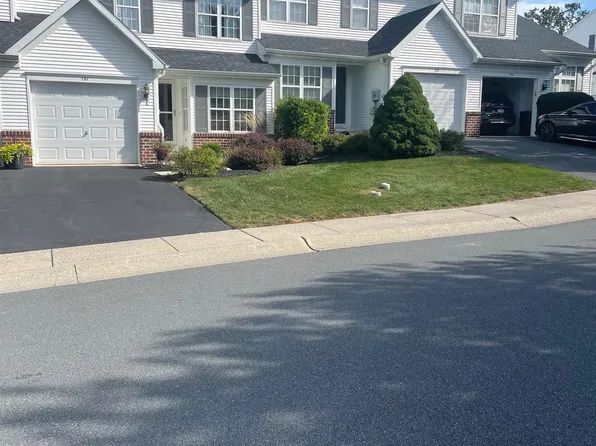 151 Waterford Ln, Reading, PA 19606