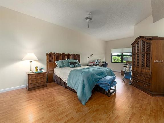 3rd image of 1629 Starling Dr #104