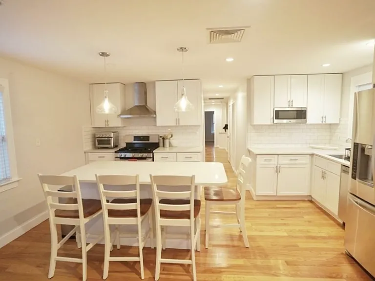 238 Saratoga St #3 — Photo 4