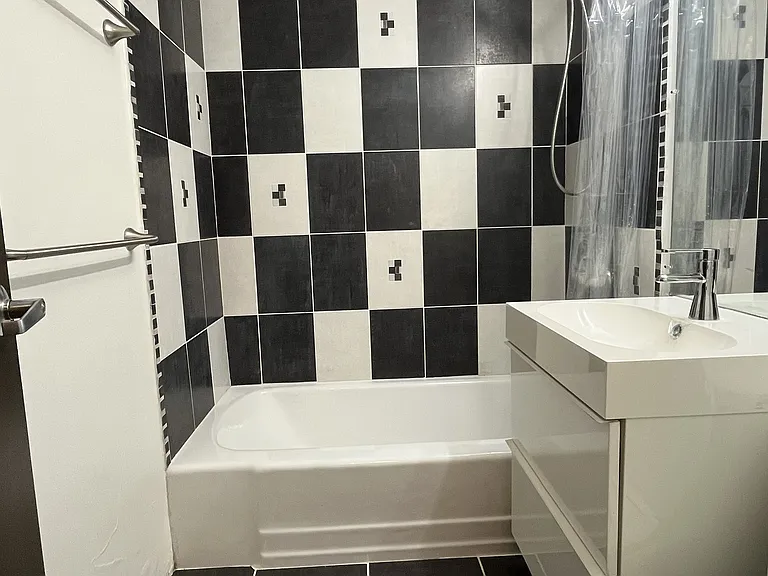 100 York St #3-M — Photo 16