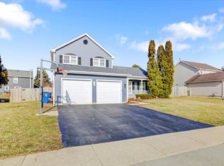 36 Burgess Dr, Glendale Heights, IL