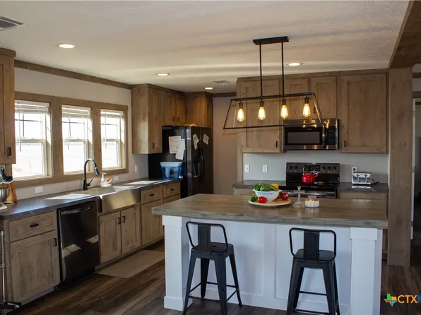 253 Private Road 3042, Gonzales, TX 78629