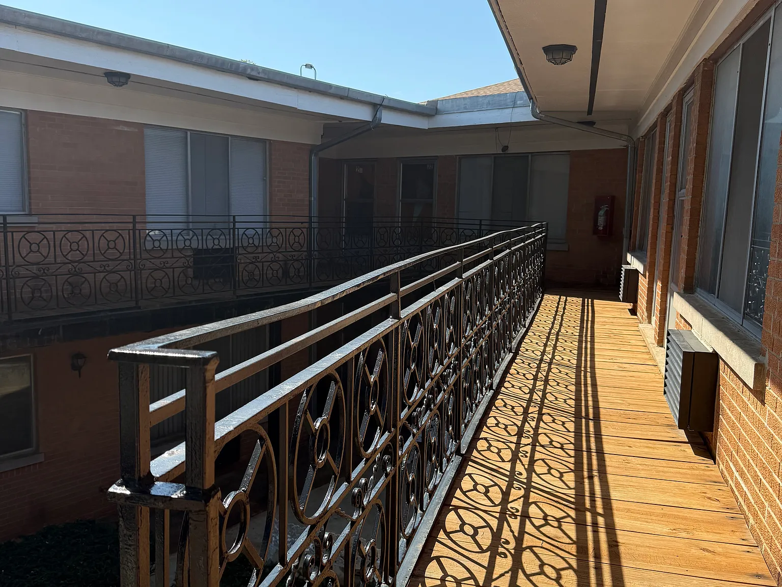 2 bed, 725 sqft, $1,600 — Photo 3