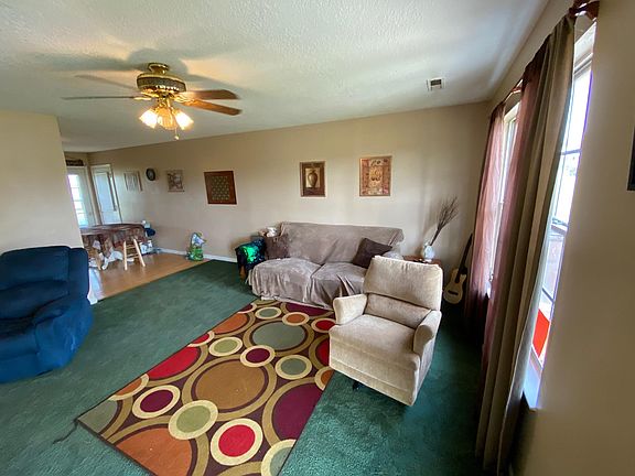 3rd image of 101 Wintergreen Dr