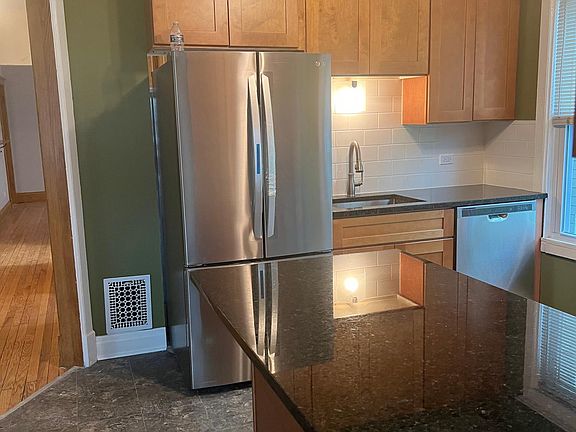 4th image of 539 Belleforte Ave #1