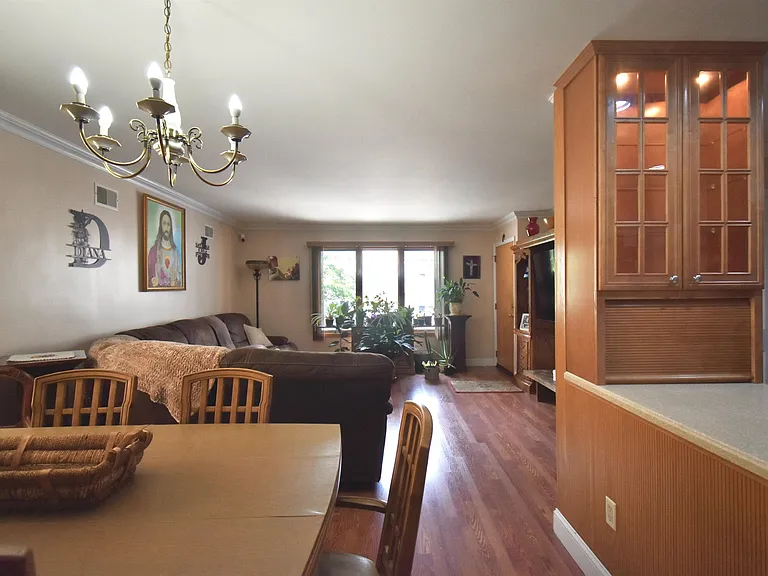 134 Prospect Ave — Photo 6