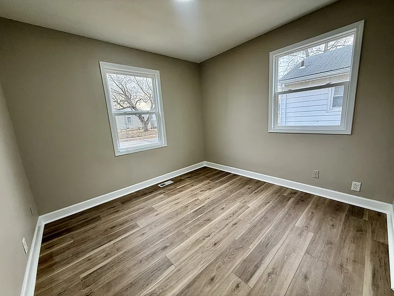 1123 Island Ave — Photo 5
