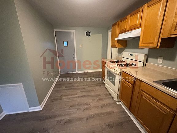 4th image of 640 Sharon Ave Floor 1