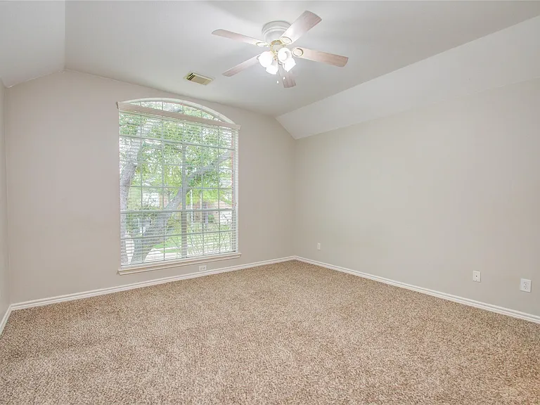 411 Green Stone Ct — Photo 31