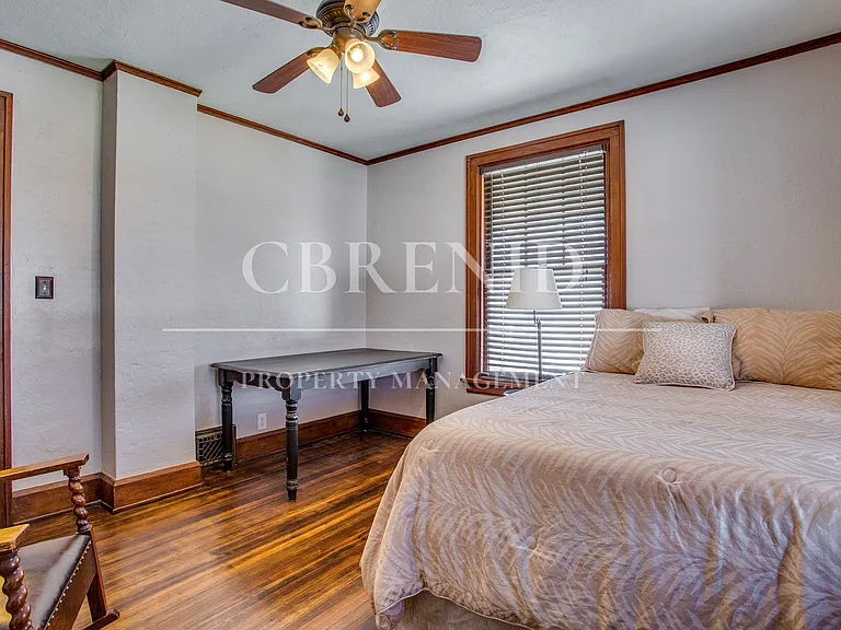 1214 W Maine St — Photo 23