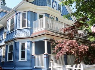 18 Hinckley St FLOOR 3, Dorchester, MA 02125