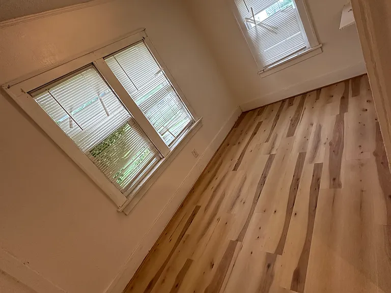 2315 N Ellis St — Photo 5