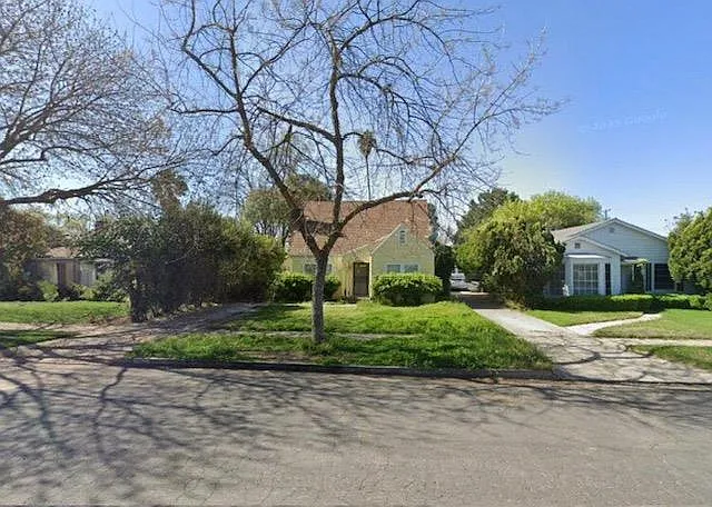 930 W 23rd St photo 1