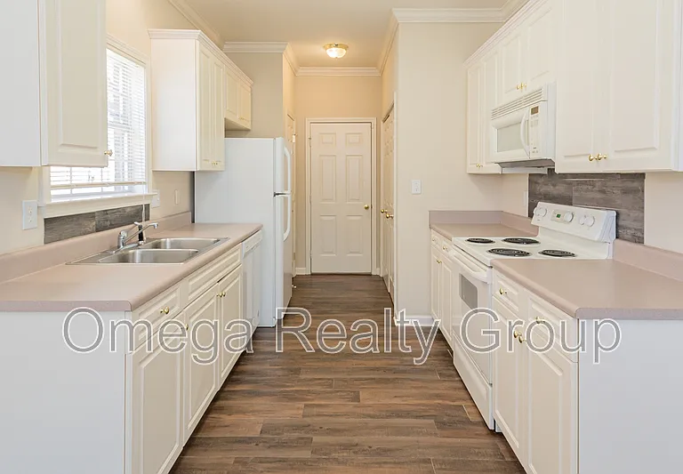 3102 Enclave Ln — Photo 12