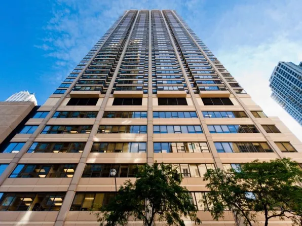 30 E Huron St, Chicago, IL