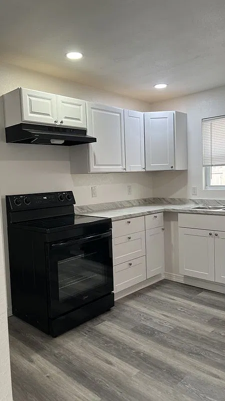 2 bed, 1.0 bath, 1044 sqft, $1,350 — Photo 3