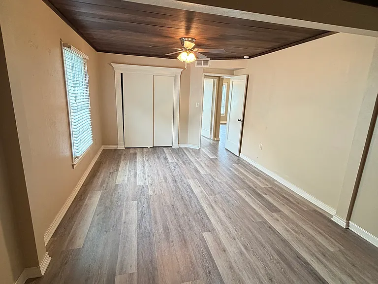 813 Beckley St — Photo 10