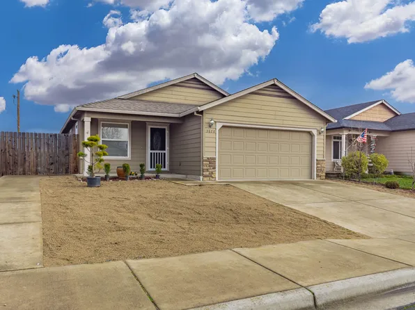 3670 29th St, White City, OR 97503