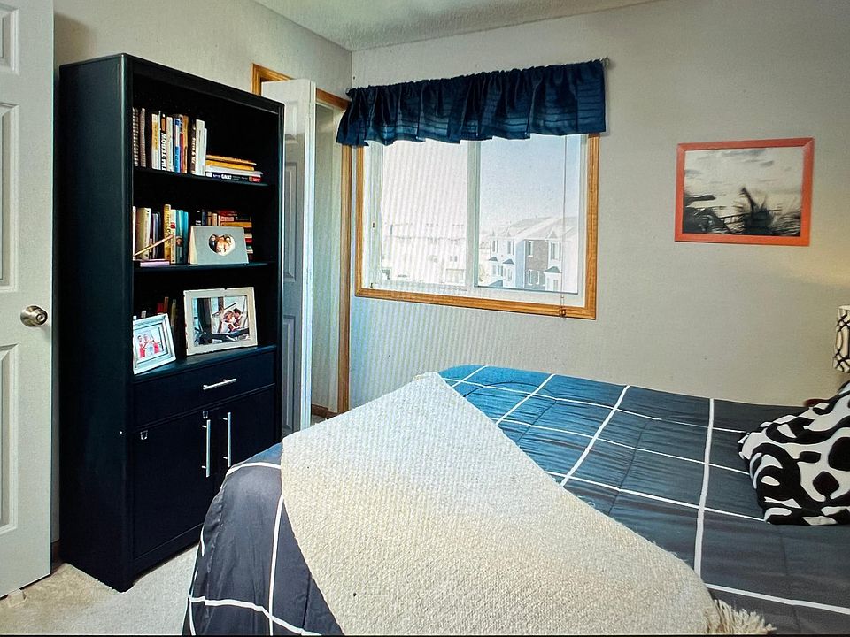 1st image of 4946 Evergreen Dr N Unit 5