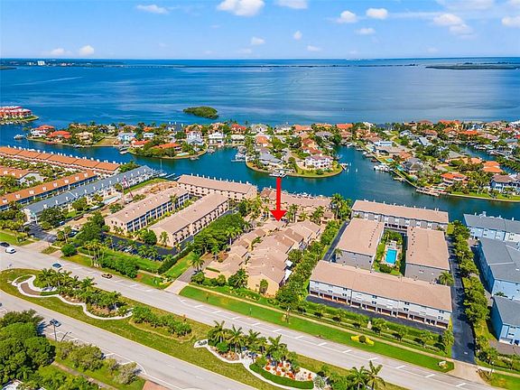 3rd image of 487 Pinellas Bayway S APT 201