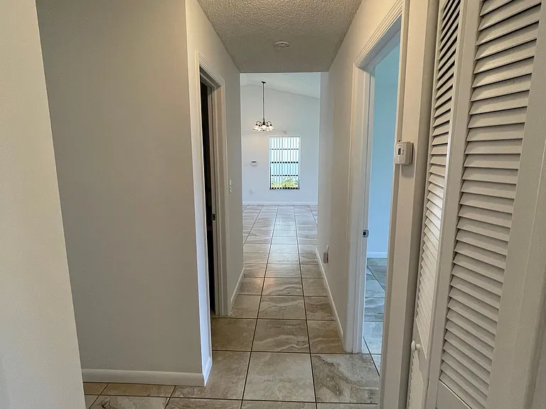 13761 Newport Mnr — Photo 5