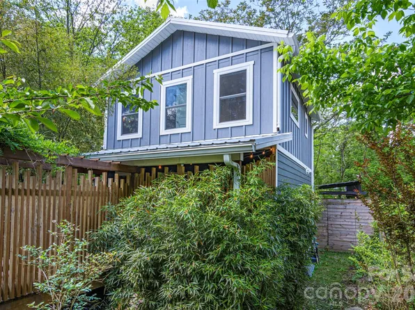 149 State St, Asheville, NC 28806