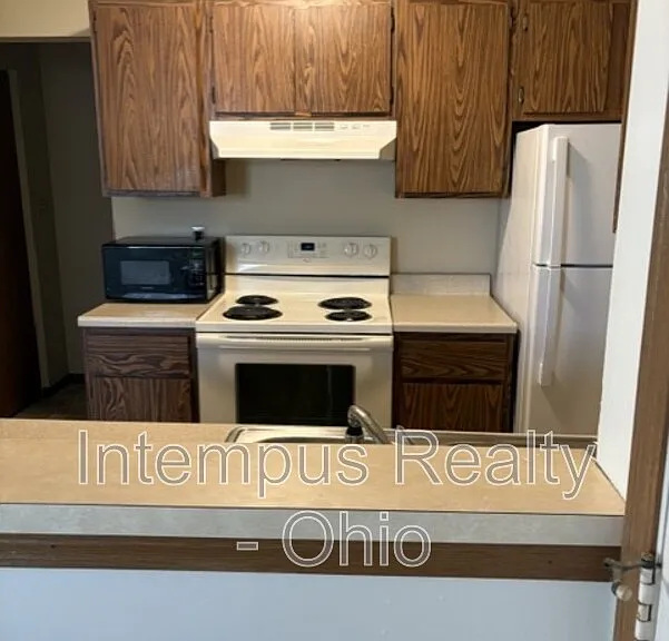 7465 Huntington Dr #5 — Photo 3