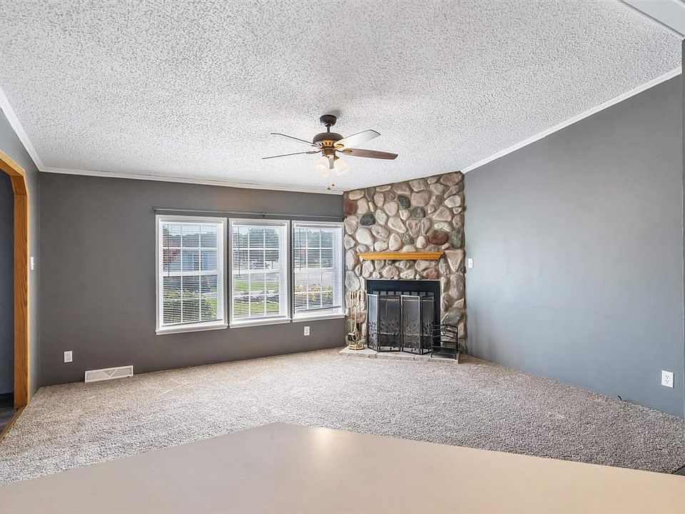 6685 M 66 N Charlevoix, MI Zillow Apartments for Rent in Charlevoix