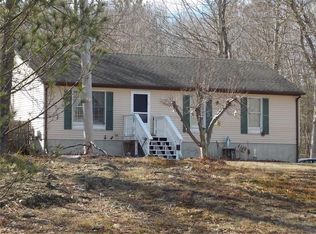 162 Chaplin Dr, Coventry, RI 02816